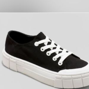 Women's Mad Love Fran Apparel Sneakers Black